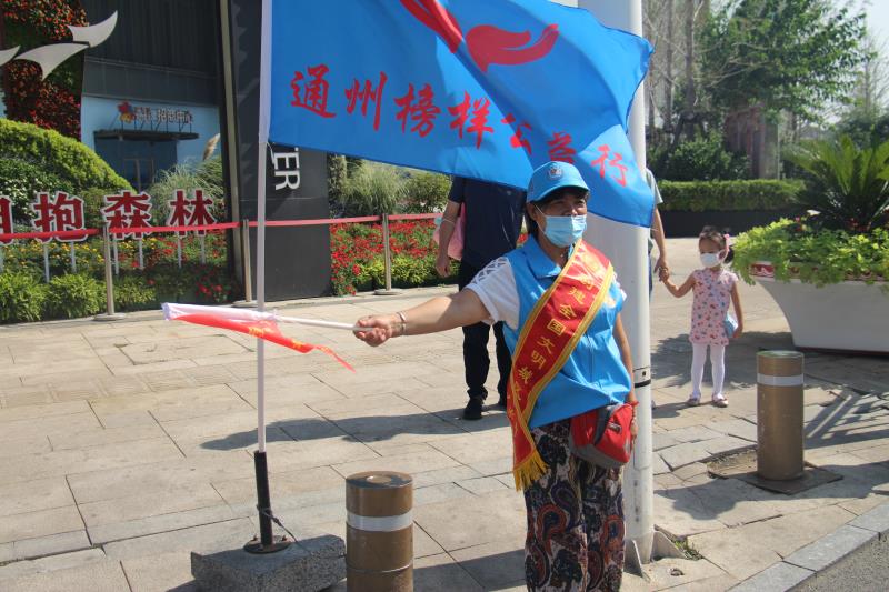 <strong>老鸡吧草逼</strong>